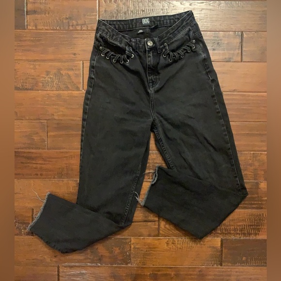 BDG Urban Outfitters Mom High Rise Black Jeans With Lace Detailing Size 26 - Picture 1 of 7